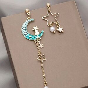 ✨3 FOR $28✨🆕️🐱🌜BLUE MOON & CAT MISMATCHED EARRING SET🌛🐱